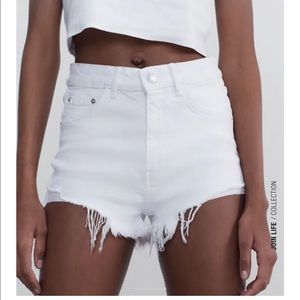 ZARA WHITE HI RISE DENIM SHORTS